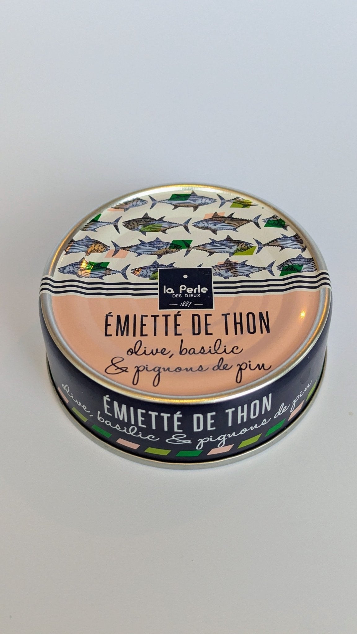 La Perle des Dieux emiette van tonijn, olijf, basilicum en pijnboompitten - VIZmarkt